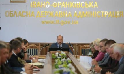 Денис Шмигаль доручив активізувати роботу щодо вакцинації прикарпатців