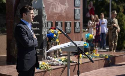 Ми дякуємо всім, завдяки кому над цими містами знову замайоріли українські прапори, – Президент про визволення Слов'янська і Краматорська